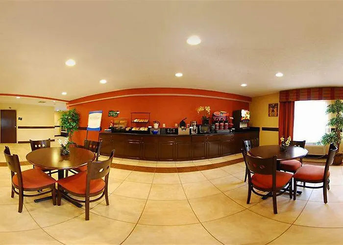 Spark By Hilton Hotel 2*